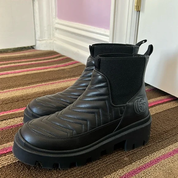 GUCCI Black Matelassé Chelsea Boots - Picture 9 of 12